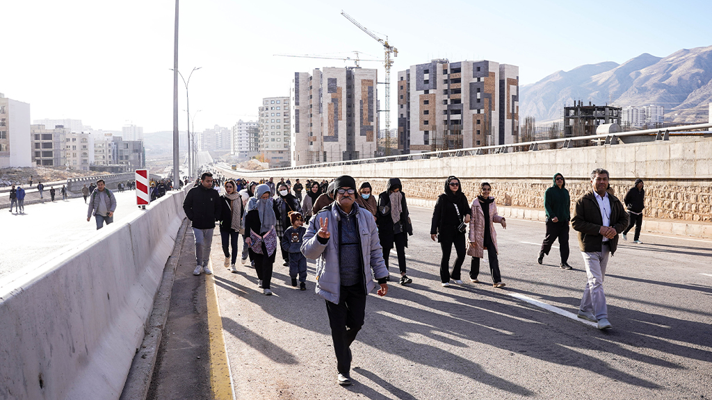 1024-576-گالری13- پیاده روی رئیسی