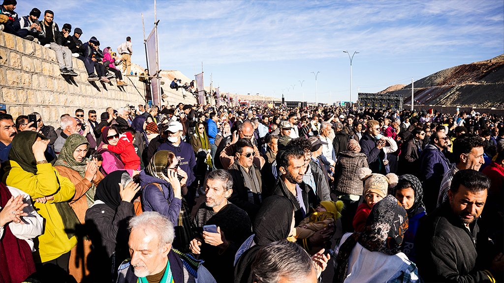 1024-576-گالری14- پیاده روی رئیسی